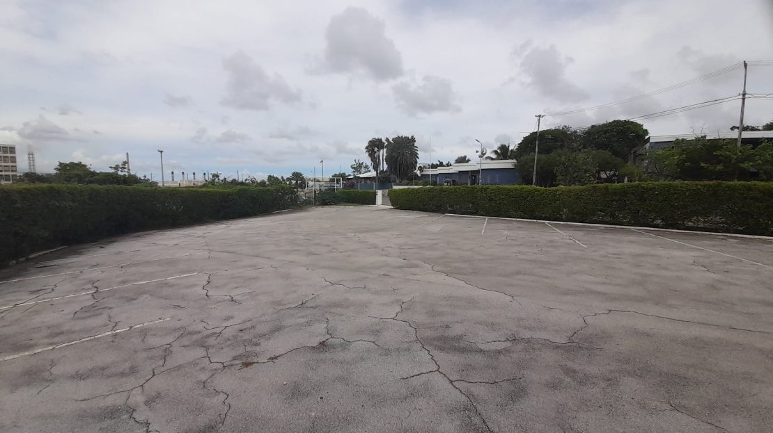 Commercial in Rooi Catochi