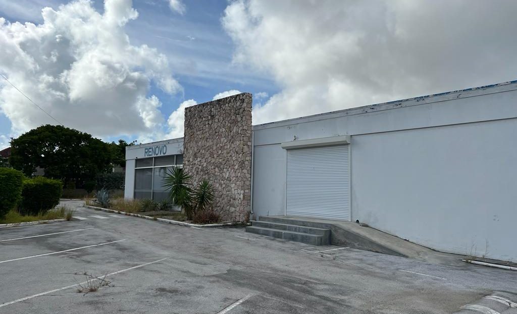 Commercial in Rooi Catochi